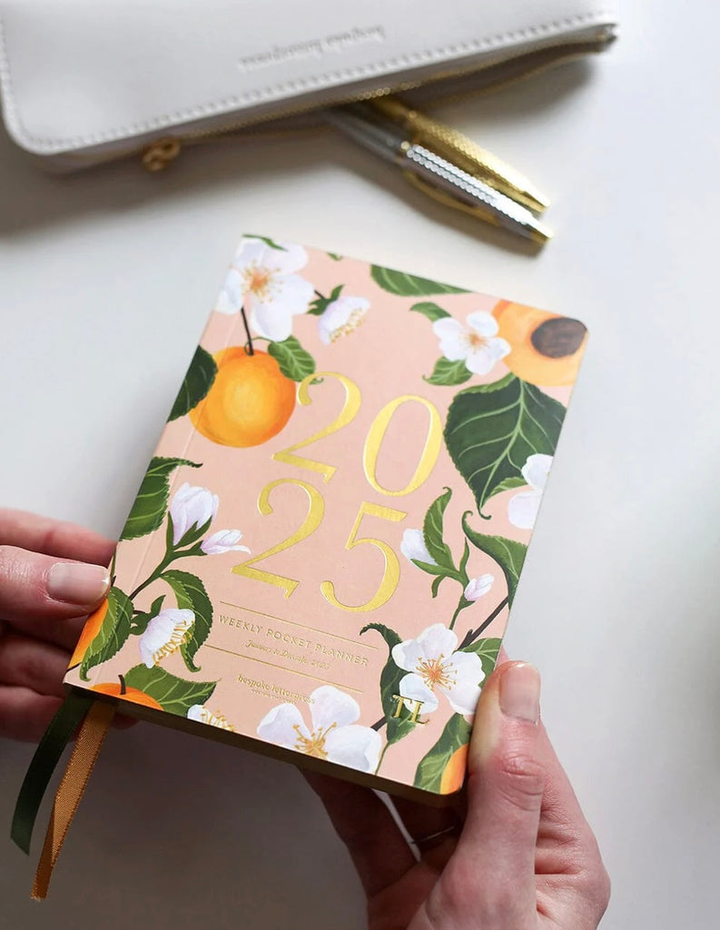 2025 POCKET PLANNER - PEACHES