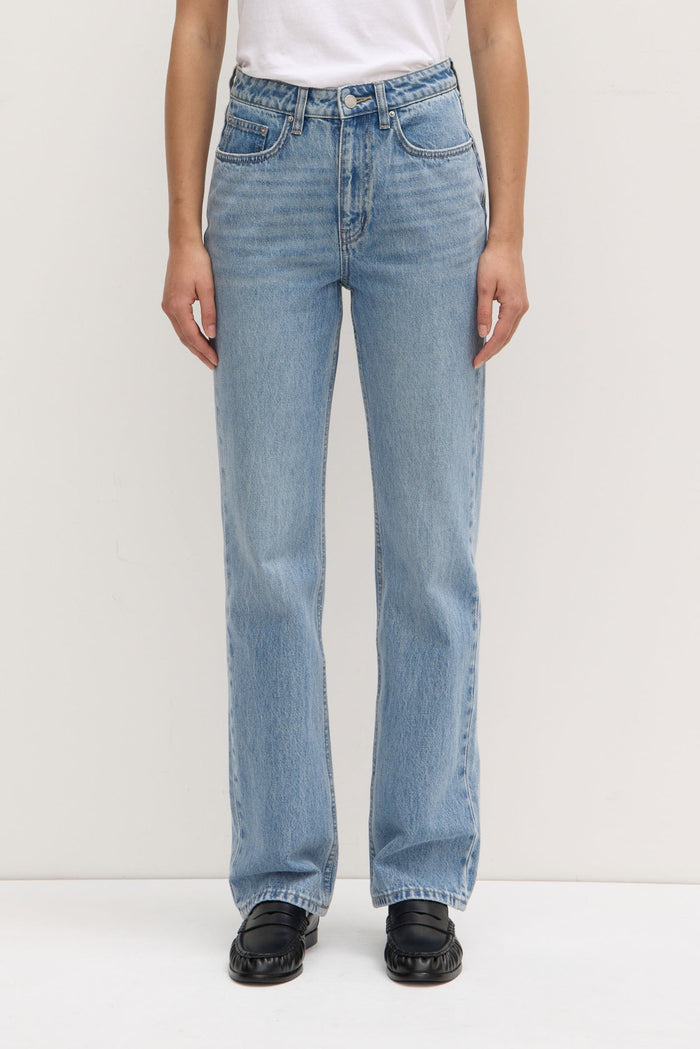 Women’s Classic Straight Leg Jean Indigo Fade